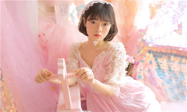 沙坪坝供卵试管代怀生子多少钱？这一直是很多不孕不育家庭关注的话题。在中国，不孕不育的发生率越来越高，根据《中国不孕不育现状调研报告》显示，育龄夫妇的不孕不育率从20年前的3%增长至现在的12.5%-18.2%，患者人数高达6000万以上。在这样的背景下，许多家庭通过供卵试管来实现自己的生育梦想。那么，供卵试管代怀生子的费用到底是多少呢？